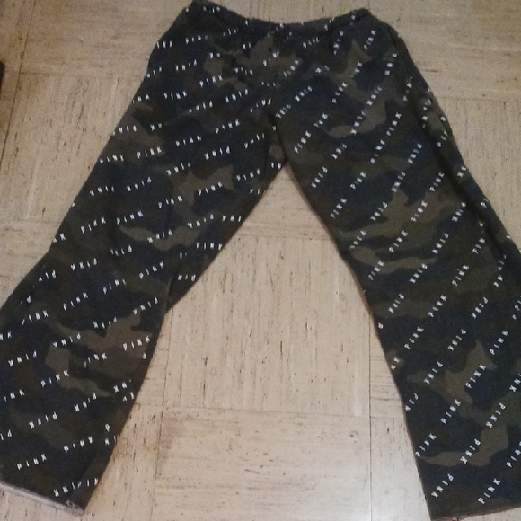 Camo Print Pink Victoria Secret Pants with Pink Logo - Picture 3 of 3